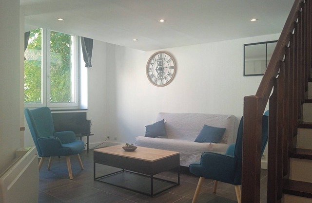 Duplex apartment overlooking courtyard, pleasant, quiet and refurbished in 2024