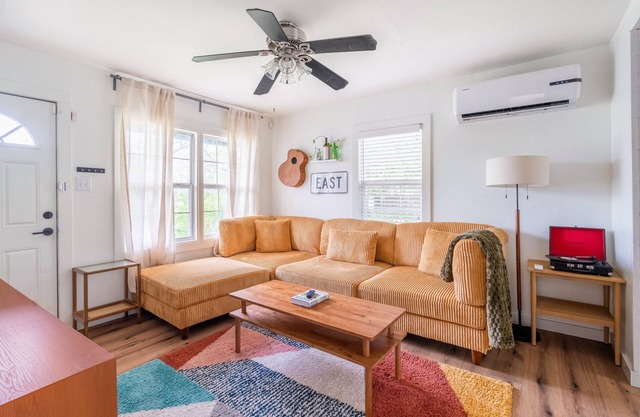 East Austin - Retro Vibes and Charm