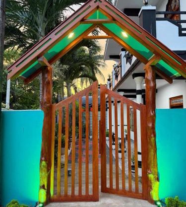 East Inn
