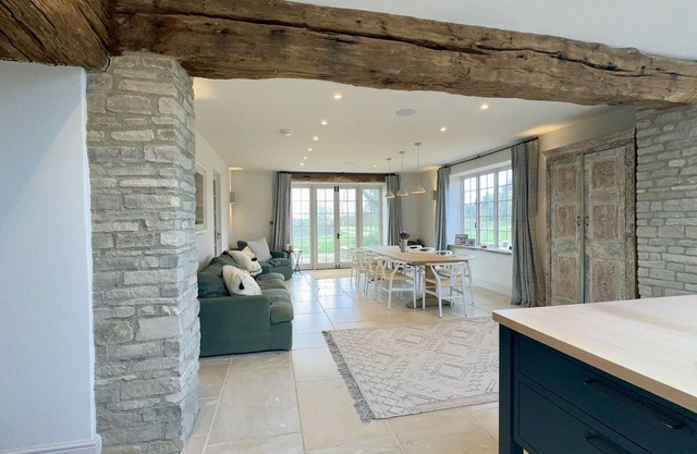 Eastcourt Farm: A Luxurious Escape into the Heart of the Cotswolds