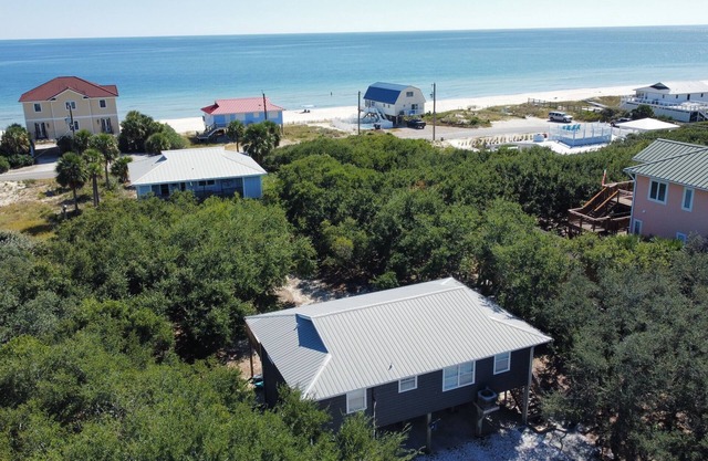 Easy Beach Access - 2 FREE BIKE RENTALS INCLUDED WITH YOUR STAY!
