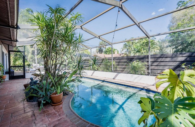 Eclectic Sarasota Spiritual Oasis - Pool, BBQ, Firepit & Short Walk to the Bay
