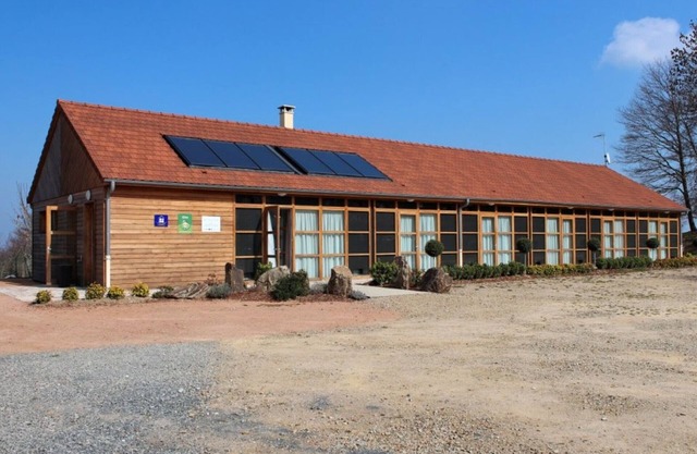 Eco-Gite avec Jardin près des Sentiers de Randonnée - Tout Confort pour Familles et Amis !