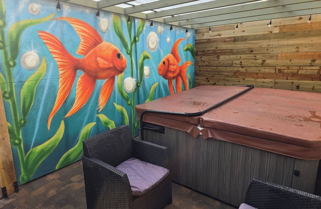 Eden Rose 2-Bed Cottage, Sleeps 4 with Hot Tub