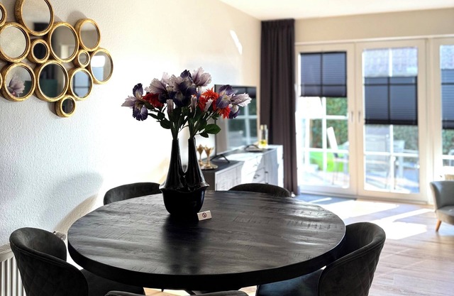 Elegant vacation home with fenced garden! Close to the beach! 6 pers. dogs allowed!