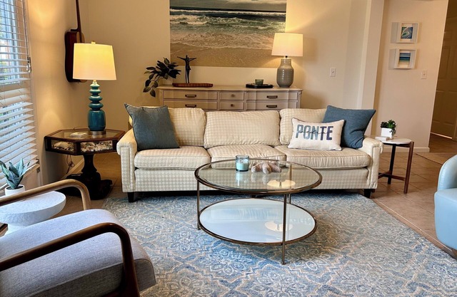 Elegant yet family friendly condo-walk to Ponte Vedra Beach, Fla.