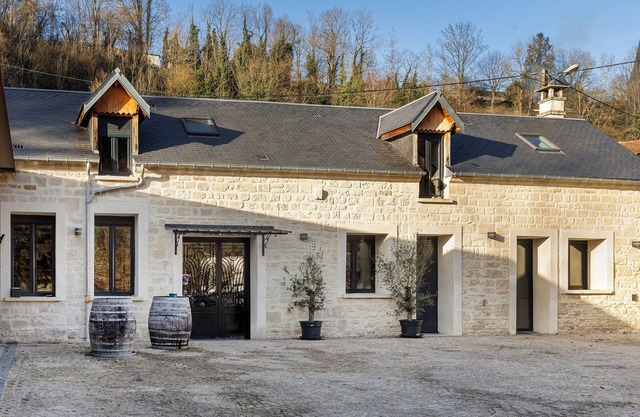 Elegante Maison Familiale en Bord de Forêt, à 1h de Paris