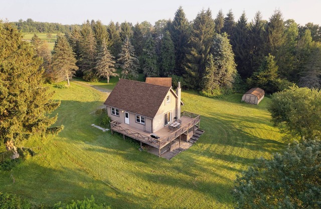 Elk Mountain Ski Resort: Rustic Home on 21 Acres