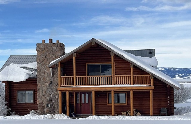 Elk Run-Entire basement-1000 sq ft.-Cleaning fee included. Sleeps 4-6.