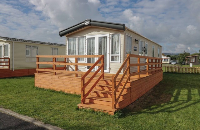 ELM, pet friendly, with a garden in Denny