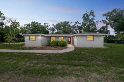 Elwood Park Gem- Spacious 3BR - Prime Location home