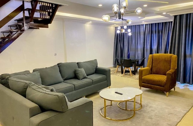 Emmatty Luxury 3bedroom Apartment in V. I