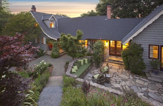 Enchanting Healdsburg Estate with Luxurious Pool and Lush Gardens