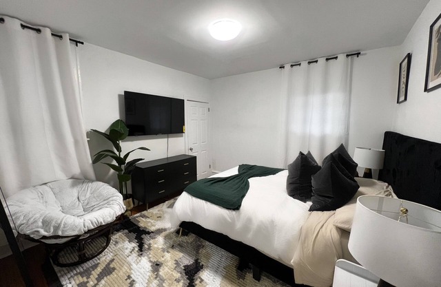 Enchanting Oasis in Philadelphia: Cozy 1BR Haven: Relax & Enjoy!