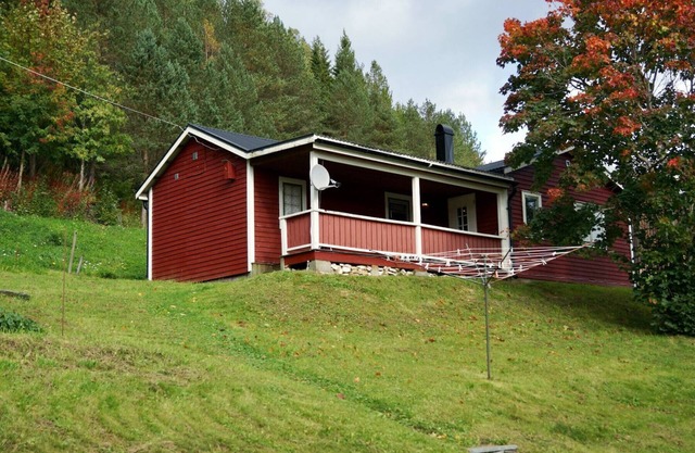 Enchanting panoramic views of the lake and mountains