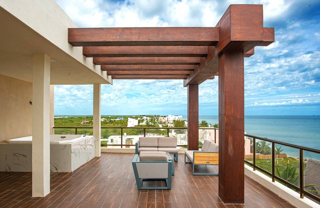 Energy efficient beachfront PH,