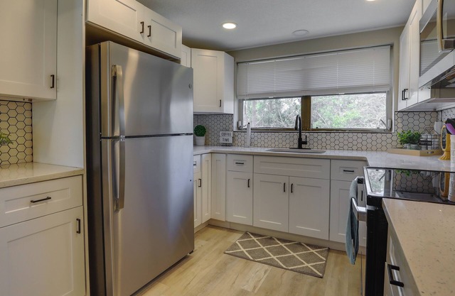 Englewood Vacation Home w/Screened Porch!