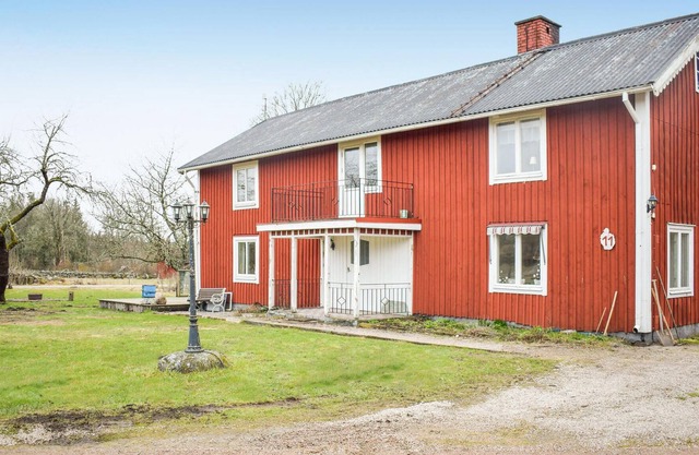 Enjoy a great vacation in a quiet location in the inviting vacation home.