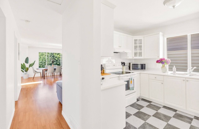 Enjoy downtown skyline and mountain views!- 90 days minimum