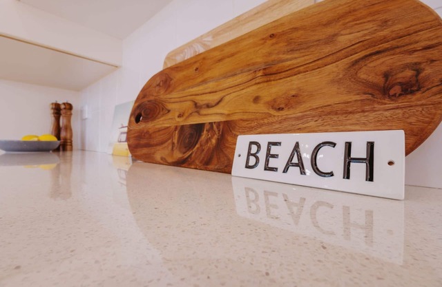 Enjoy sitting on the balcony listening to the ocean waves with the sea breeze