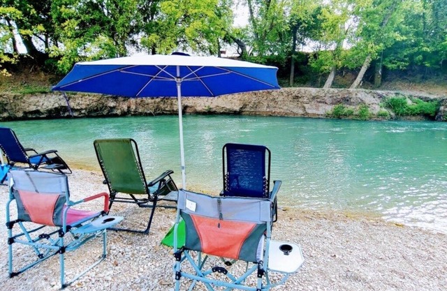 Enjoy the beautiful San Marcos River in this new, nice and comfy cabin!