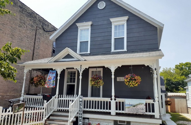 Enjoy the beauty of Grand Haven, Michigann207 N 3rd Grand Haven, MI 49417