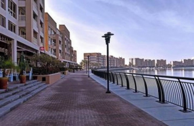 Enjoy your king studio apartment in Mena AlArab