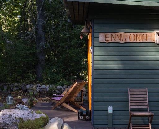Ennu’s hut