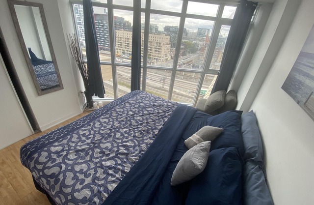 Entire condo with king size bed in heart of Downtown