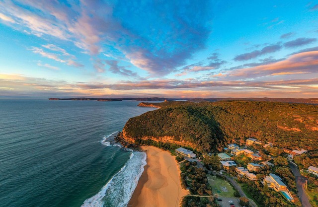 Entire Unit in Killcare Heights, Australia. Close to beach, hikes, restauarants.