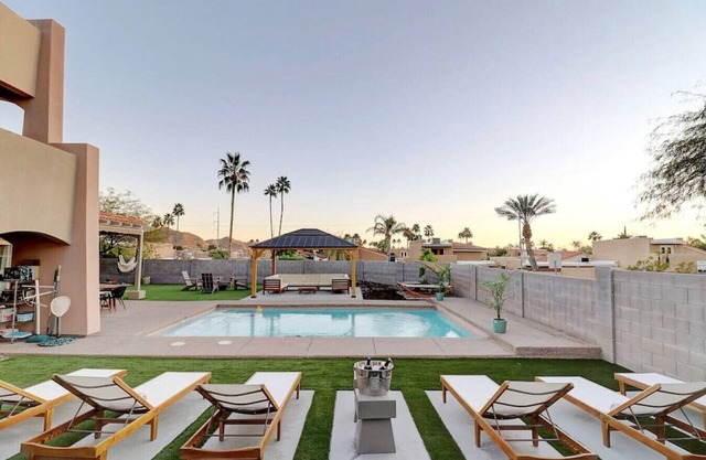 Epic 6BR w/Pool, Spa + Fire Pit | Walk to Trails