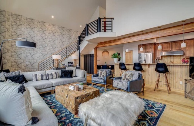 Escape Chalet - Family and Pet-friendly Steamboat Chalet