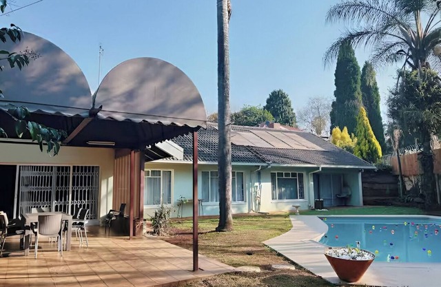 Escape to a Spacious 4-Bedroom House in Pretoria, Sleeps 8