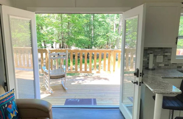 Esopus Creek modern Tiny house Retreat!