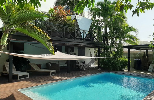 ESPACE CASE/APARTMENT IN PRIVATE RESIDENCE WITH SWIMMING POOL