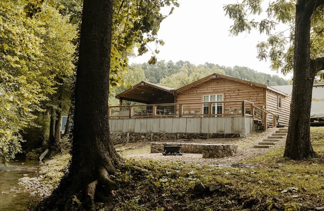 Excellent location cabin for all the family and, those who likes drive ATV.n In