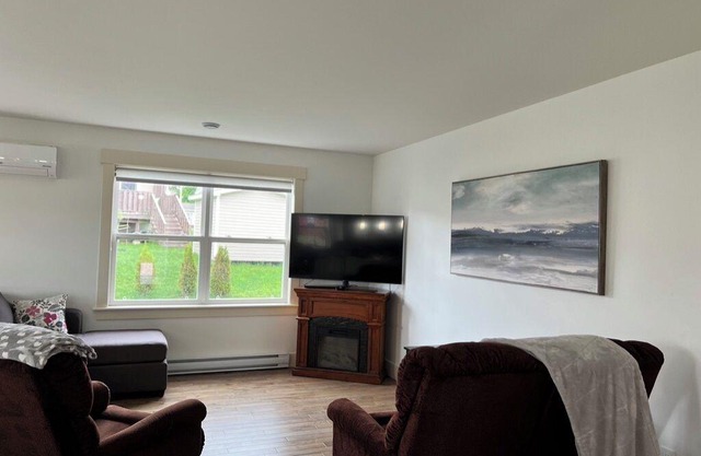 Executive Home in Dieppe (Semi-Detached) - close to airport & downtown nMoncton