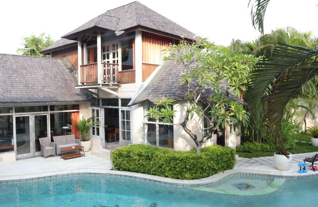 Exotic Villa Seminyak , 4bdr/4 Bathroom , huge pool