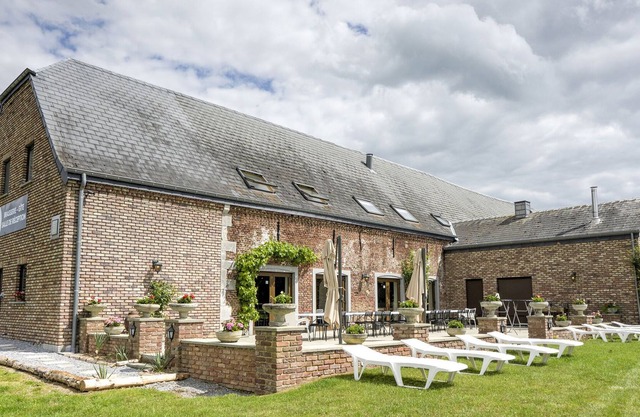 Expansive Holiday Home in Houyet with Garden