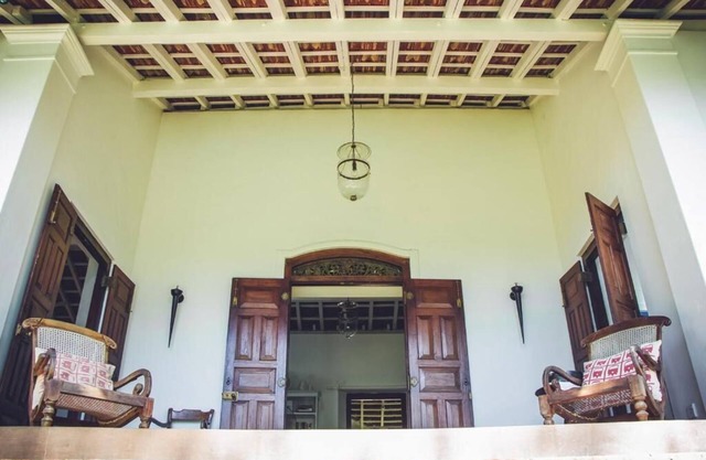 Experience a night in a Dutch Colonial House