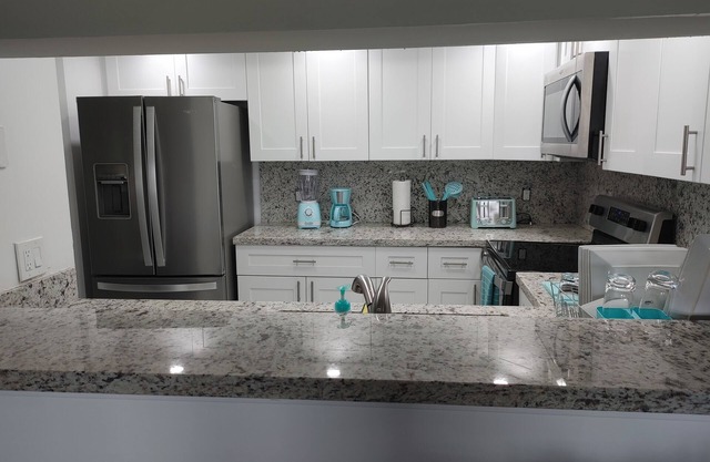 Experience Comfort and Convenience in the Heart of Pembroke Pines.