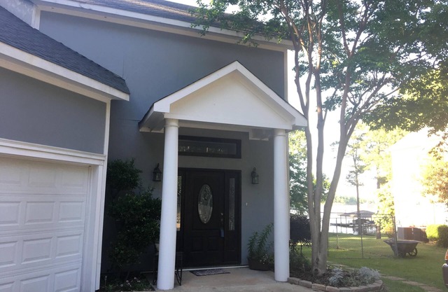 Exquisite Lakefront 2 story beautiful Benton house with patio!