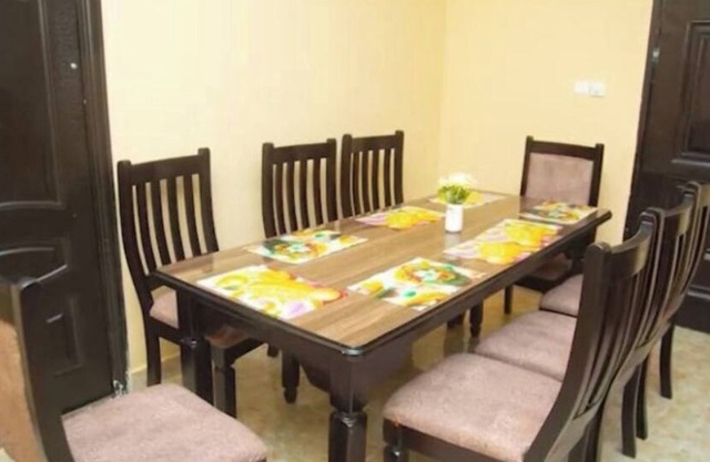 Extended Stay, Tema 3