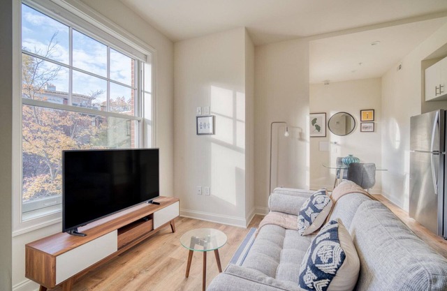 Fab Dupont Circle 1BR w/W/D, nr Nationals Park & Bars, by Blueground