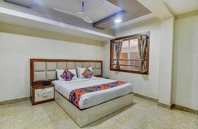 FabHotel Central Palace