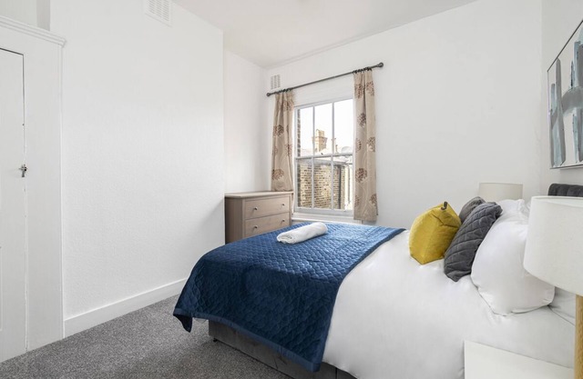 Fabulous New flat near Central