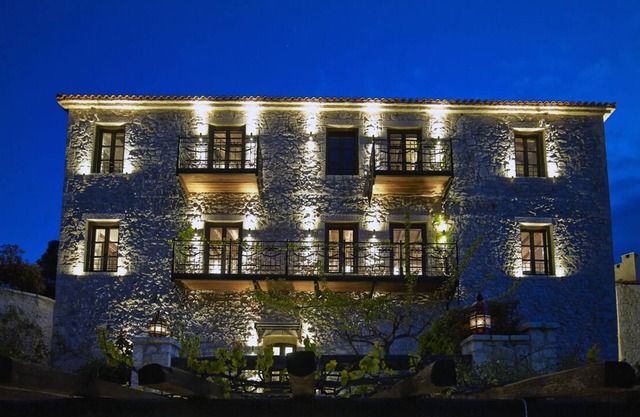 FAIRY TAILE LUXURY STONE VILLA 50min FROM NAFPLIO - TRIPLE ROOM - PET FRIENDLY
