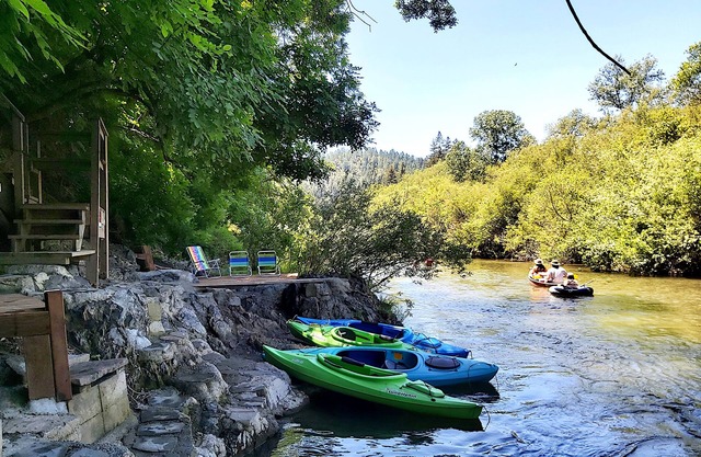 ~Fall SALE~Upscale GetAway@~Private Beach~Kayaks~SPA,Sauna,Basics,3-5 Nights min