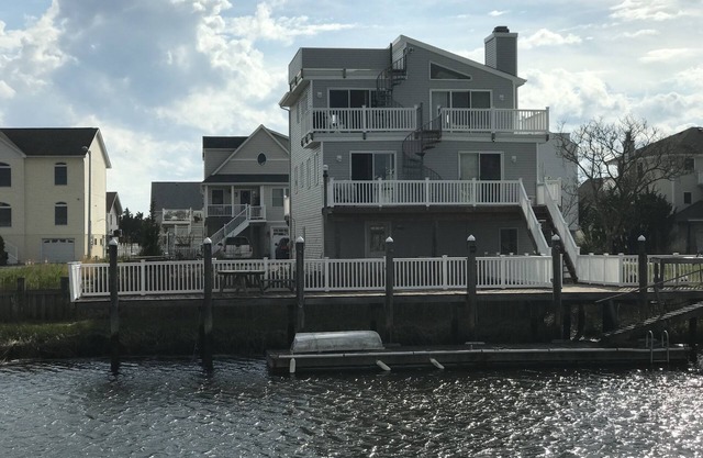 Family vacation heaven at quiet waterfront paradise at Osborn island