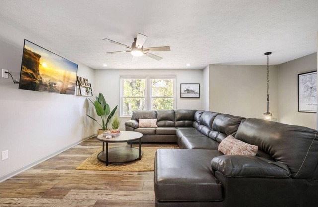 Family & Dog Friendly Stay 15 mins to St. Matthews